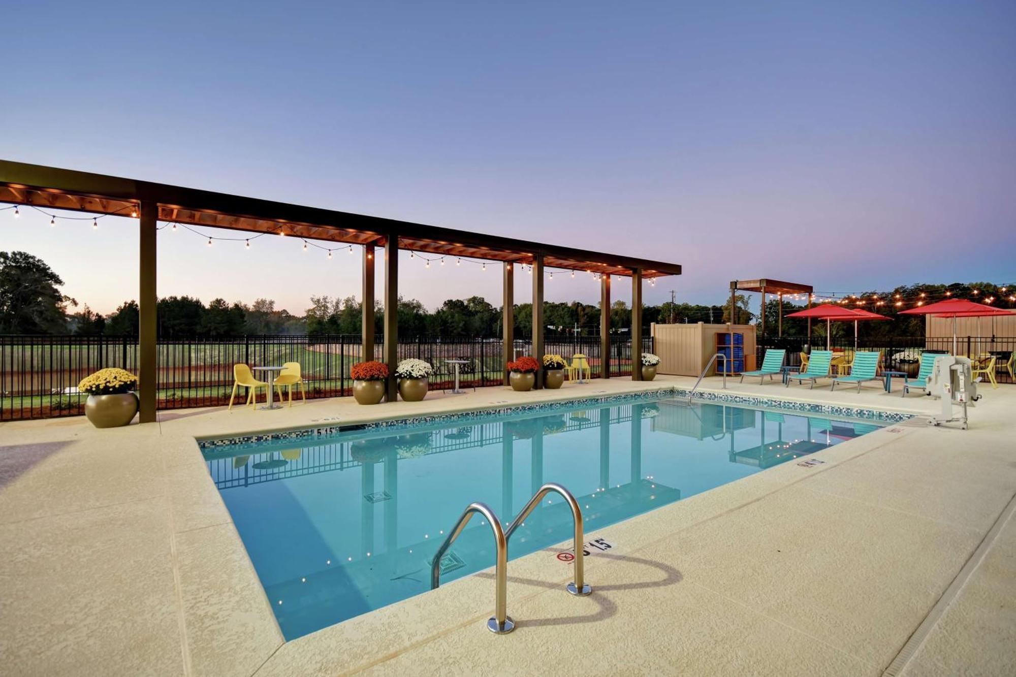 Home2 Suites By Hilton Lagrange Exterior foto